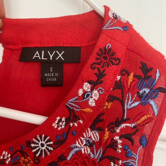 Top - Picture 2 of 3